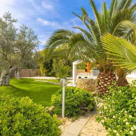 Villa Luxury Sea Front With Pool