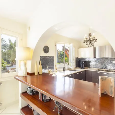 Luxury Sea Front With Pool Villa *