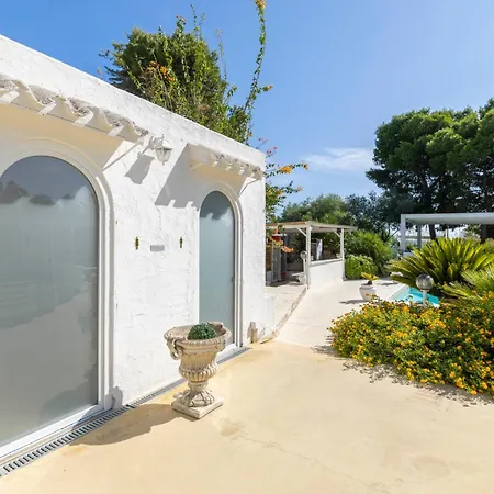 Luxury Sea Front With Pool Villa Su Forti