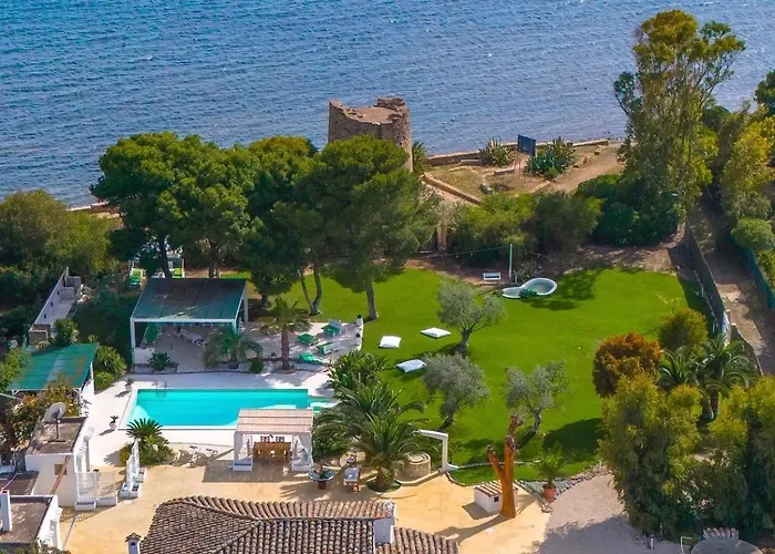 Luxury Sea Front With Pool Villa Su Forti