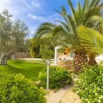 Villa Luxury Sea Front With Pool