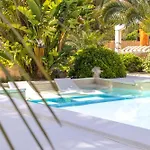 Villa Luxury Sea Front With Pool