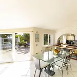 Villa Luxury Sea Front With Pool