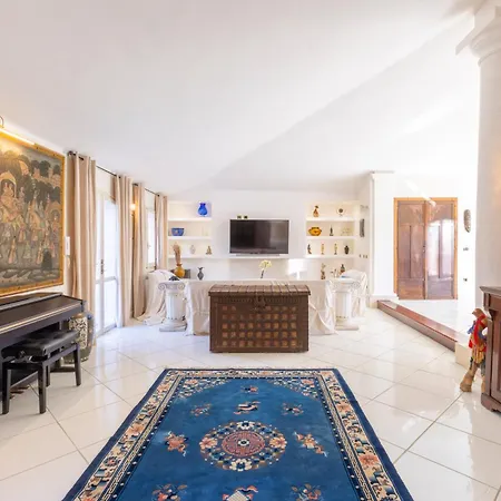 Villa Luxury Sea Front With Pool