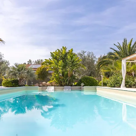 Luxury Sea Front With Pool Villa Su Forti