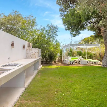 Luxury Sea Front With Pool Villa Su Forti