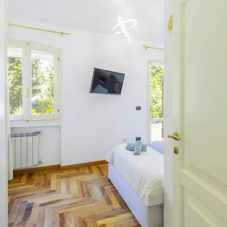 Luxury Sea Front With Pool Villa Su Forti
