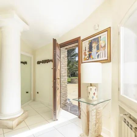 Villa Luxury Sea Front With Pool *