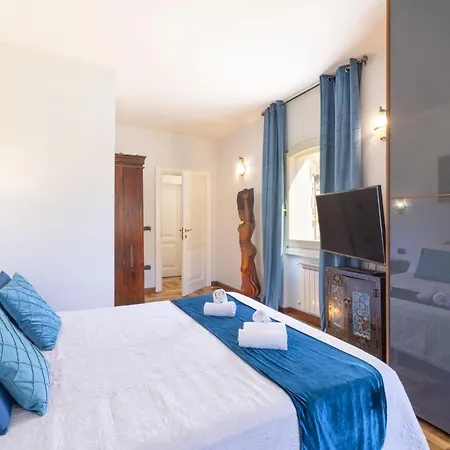 Villa Luxury Sea Front With Pool