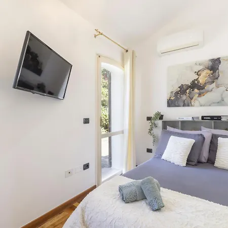 Villa Luxury Sea Front With Pool Su Forti