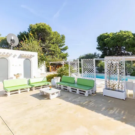 Luxury Sea Front With Pool