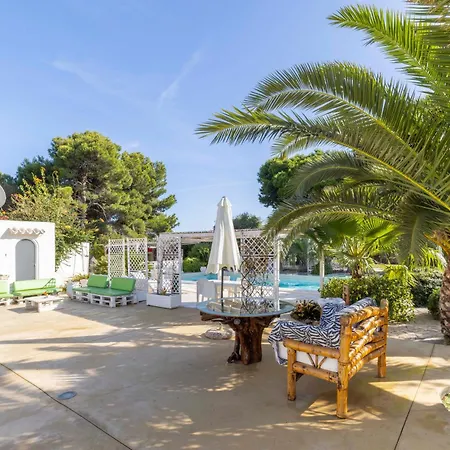 Villa Luxury Sea Front With Pool Su Forti