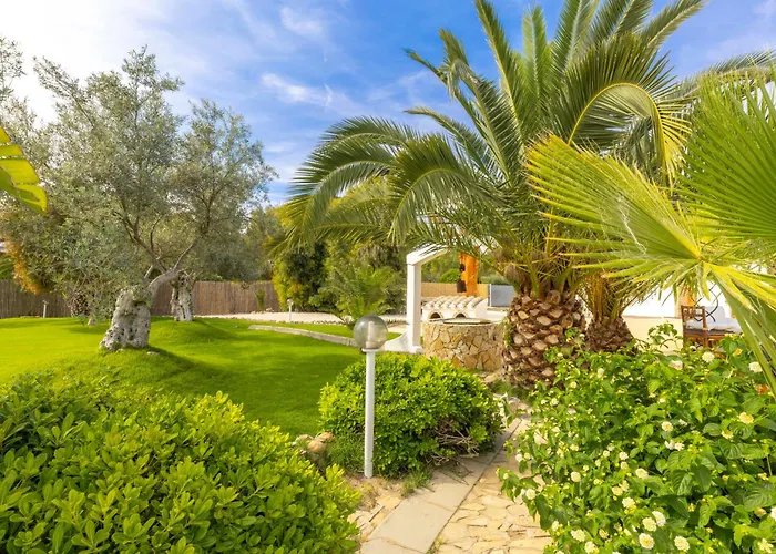 Vila Luxury Sea Front With Pool