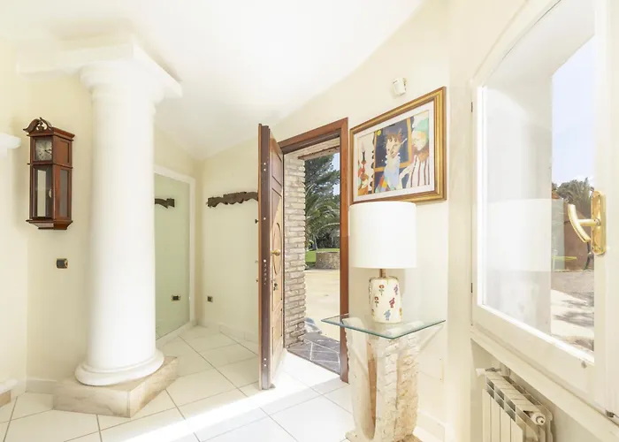 Villa Luxury Sea Front With Pool *