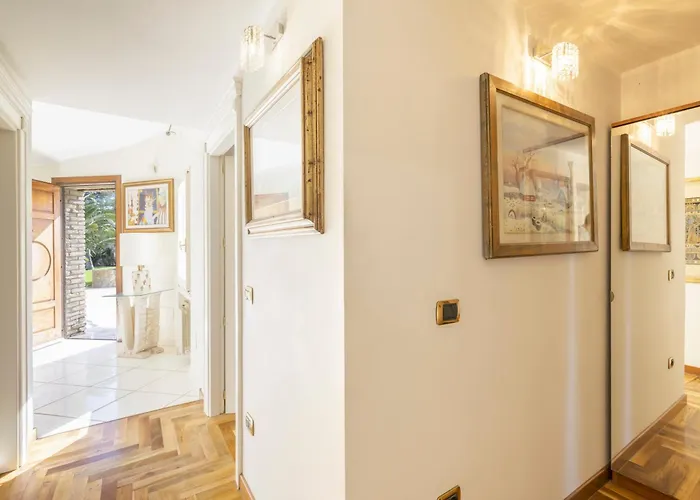 Luxury Sea Front With Pool