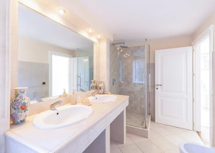 Villa Luxury Sea Front With Pool Su Forti