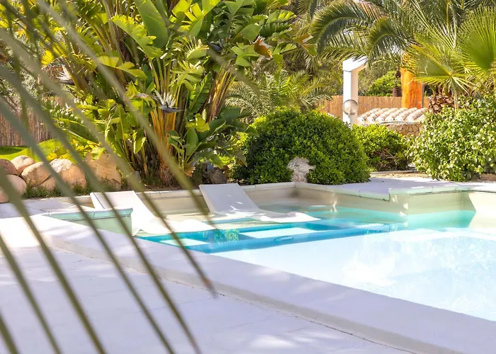 Villa Luxury Sea Front With Pool