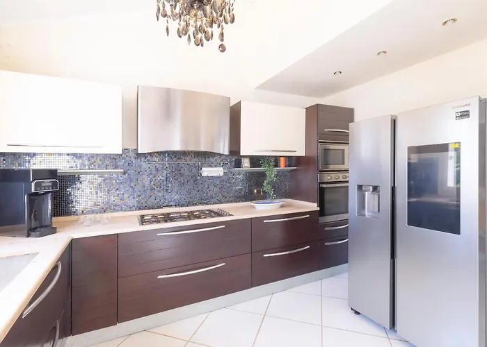 Luxury Sea Front With Pool فيلة Su Forti