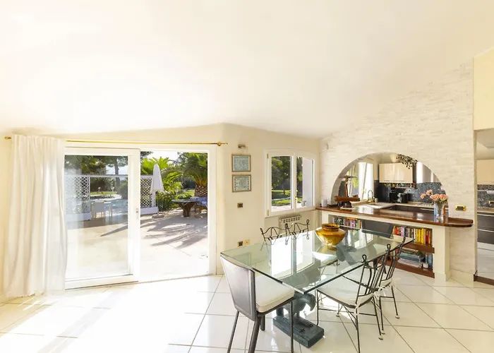 Villa Luxury Sea Front With Pool