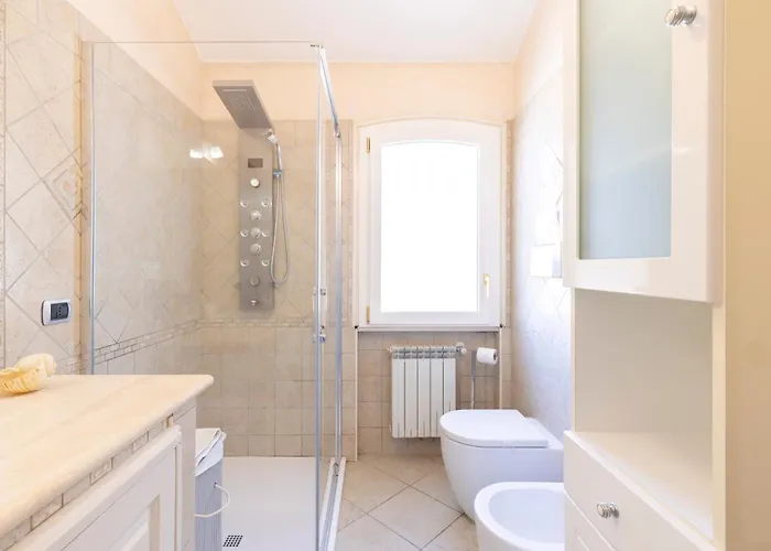 Luxury Sea Front With Pool Vila