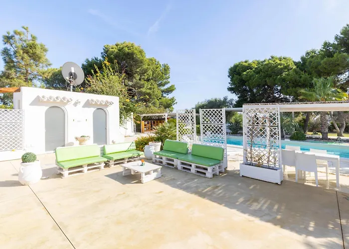 Luxury Sea Front With Pool