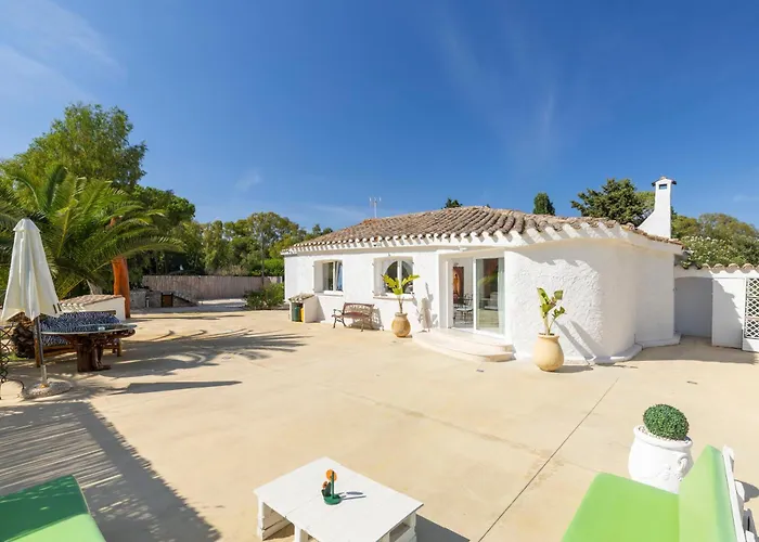 فيلة Luxury Sea Front With Pool Su Forti