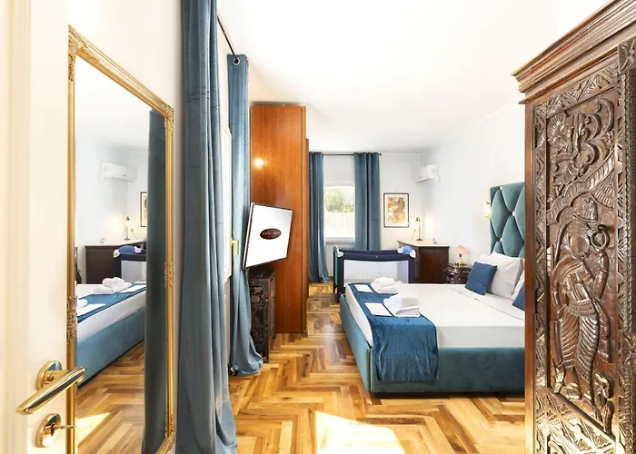 Luxury Sea Front With Pool Vila