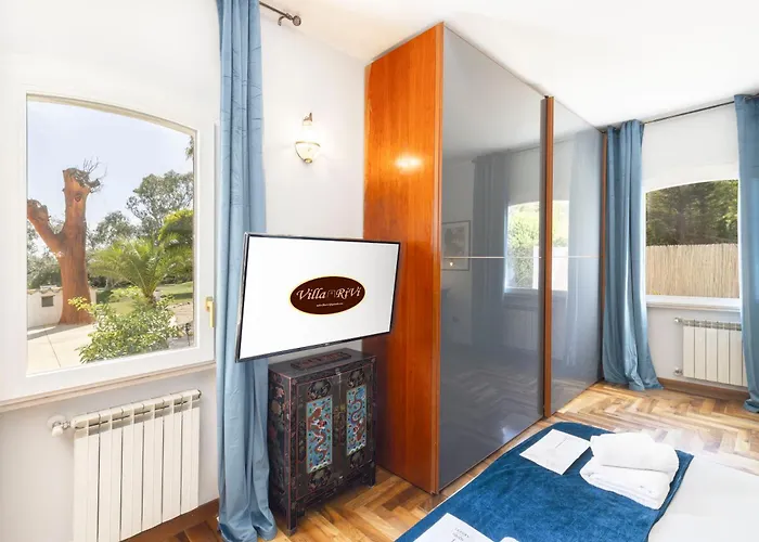 Luxury Sea Front With Pool Vila *