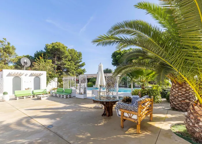 Vila Luxury Sea Front With Pool Su Forti